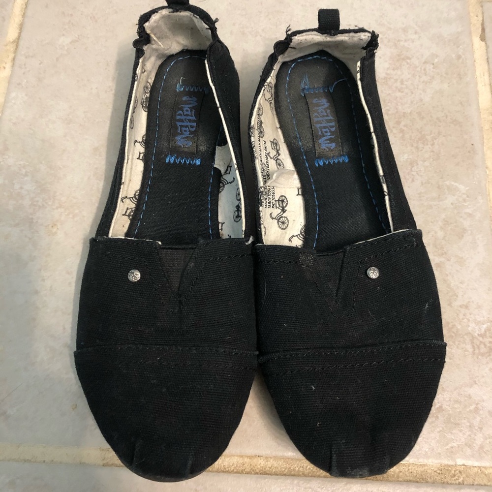 Black flats